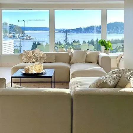 House By The Sea ! Homestay Oslo