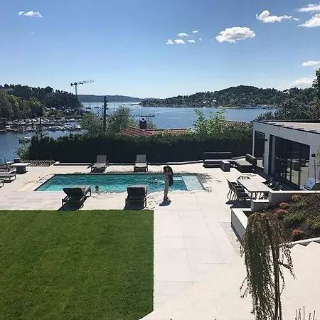House By The Sea ! Homestay Oslo